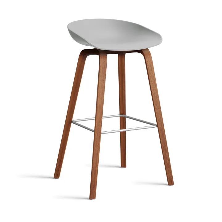 About a Stool 32 High barstol valnötsstativ 2.0 - Concrete grey-rostfritt stålstöd - HAY