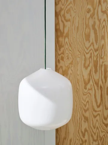 Buoy pendel Ø20 cm - Opal glass-anthracite blue - HAY