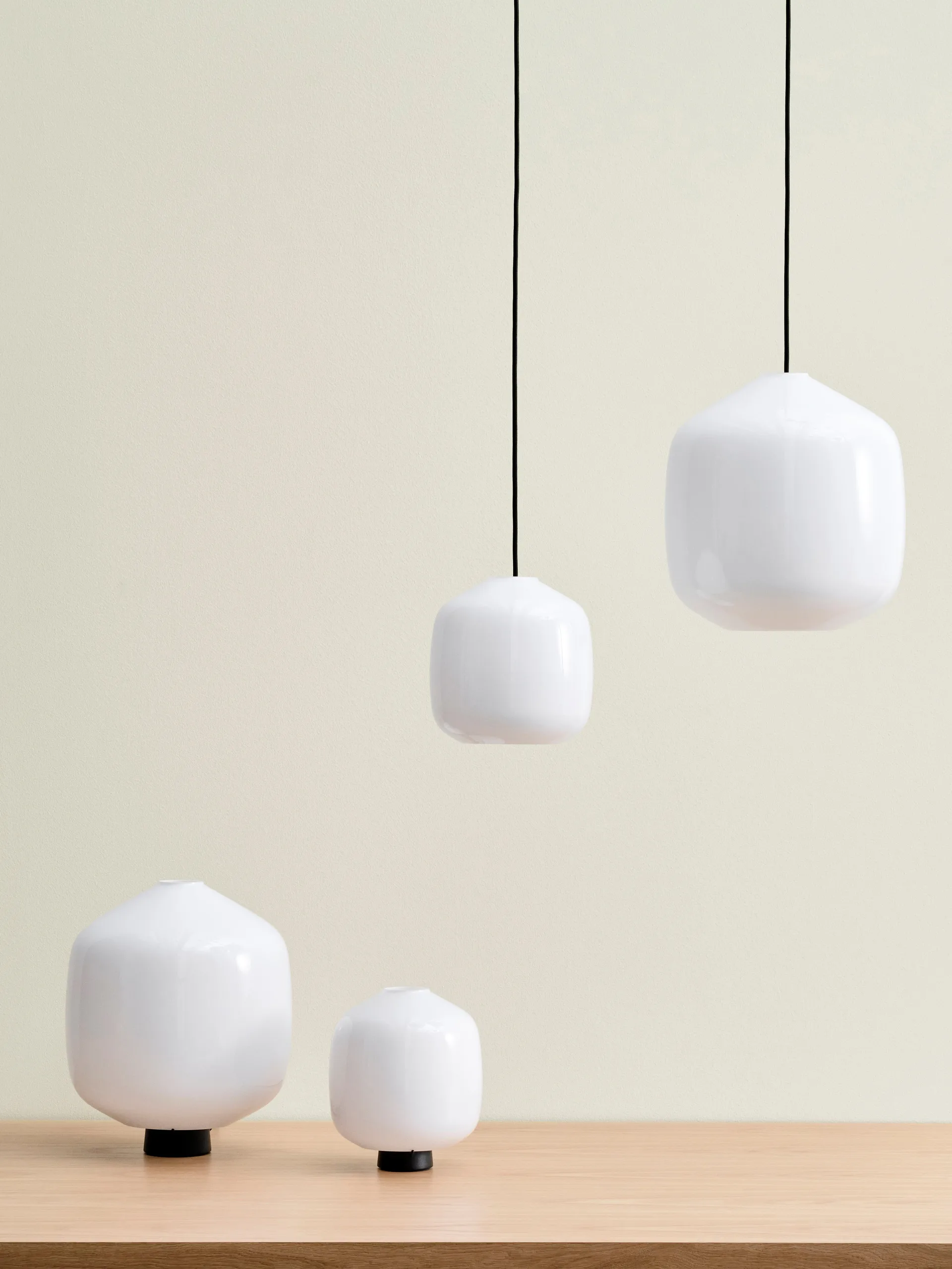 Buoy pendel Ø20 cm, Opal glass-clay white HAY