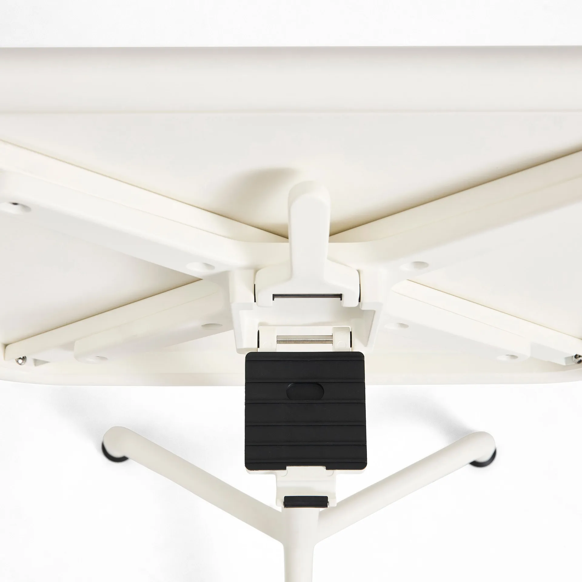 Deville bord, Cream white, 60x70x74 cm HAY