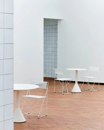 Palissade Cone runt cafébord - Cream white, Ø70 cm - HAY