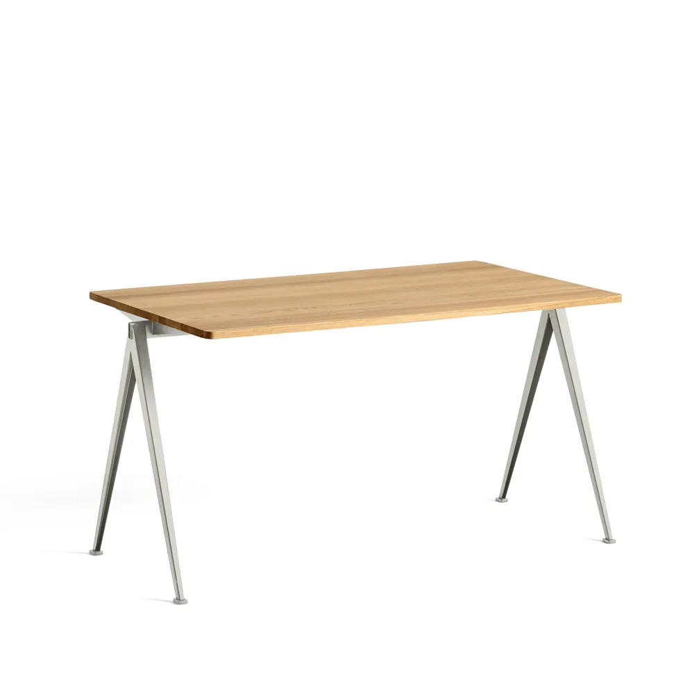 Pyramid 01 skrivbord, Oak clear lacquer-140x75cm-beige stålstativ HAY
