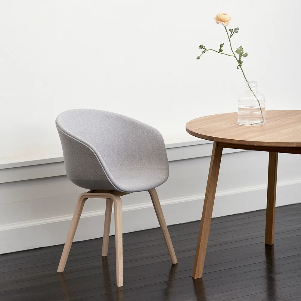 Triangle Leg matbord, Oljad ek, 250x85 cm HAY