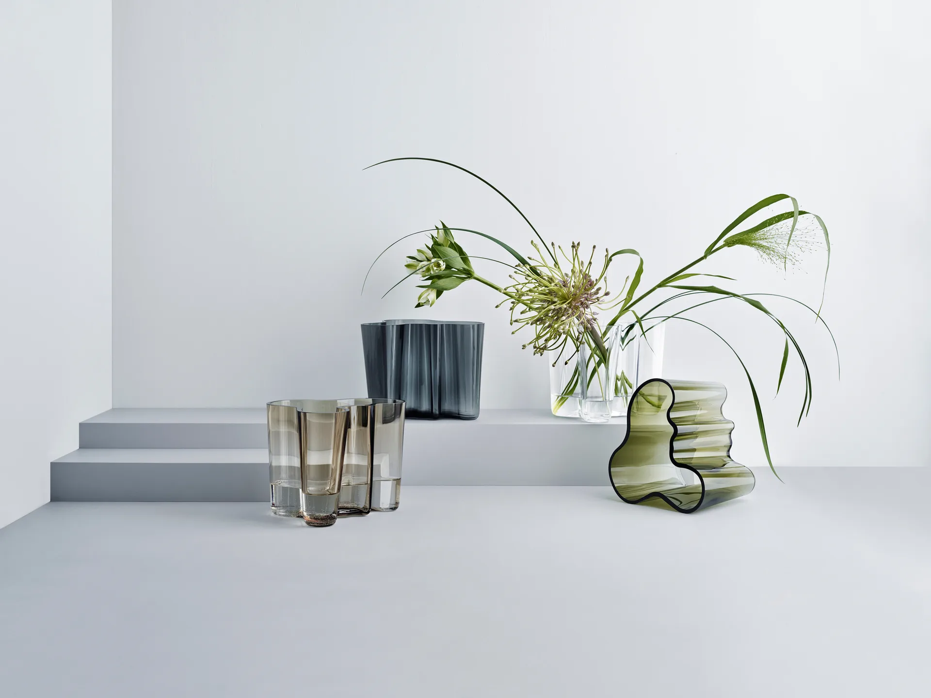 Alvar Aalto vas mörkgrå, 160 mm Iittala