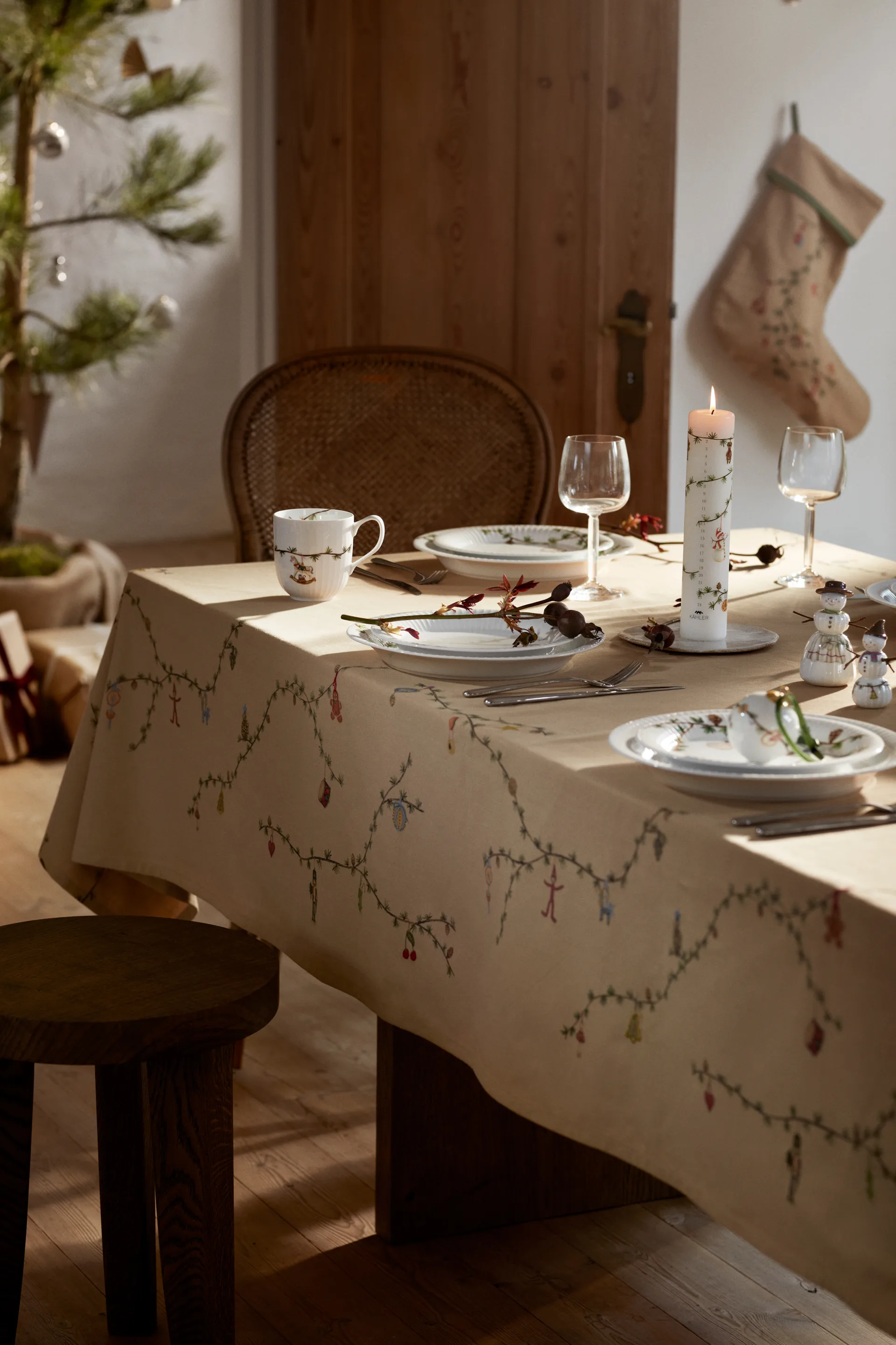 Hammershøi Christmas Duk sand, 150x270 cm Kähler