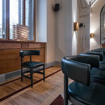 Botero karmstol - Tärnsjö röd-rött askstativ - Källemo