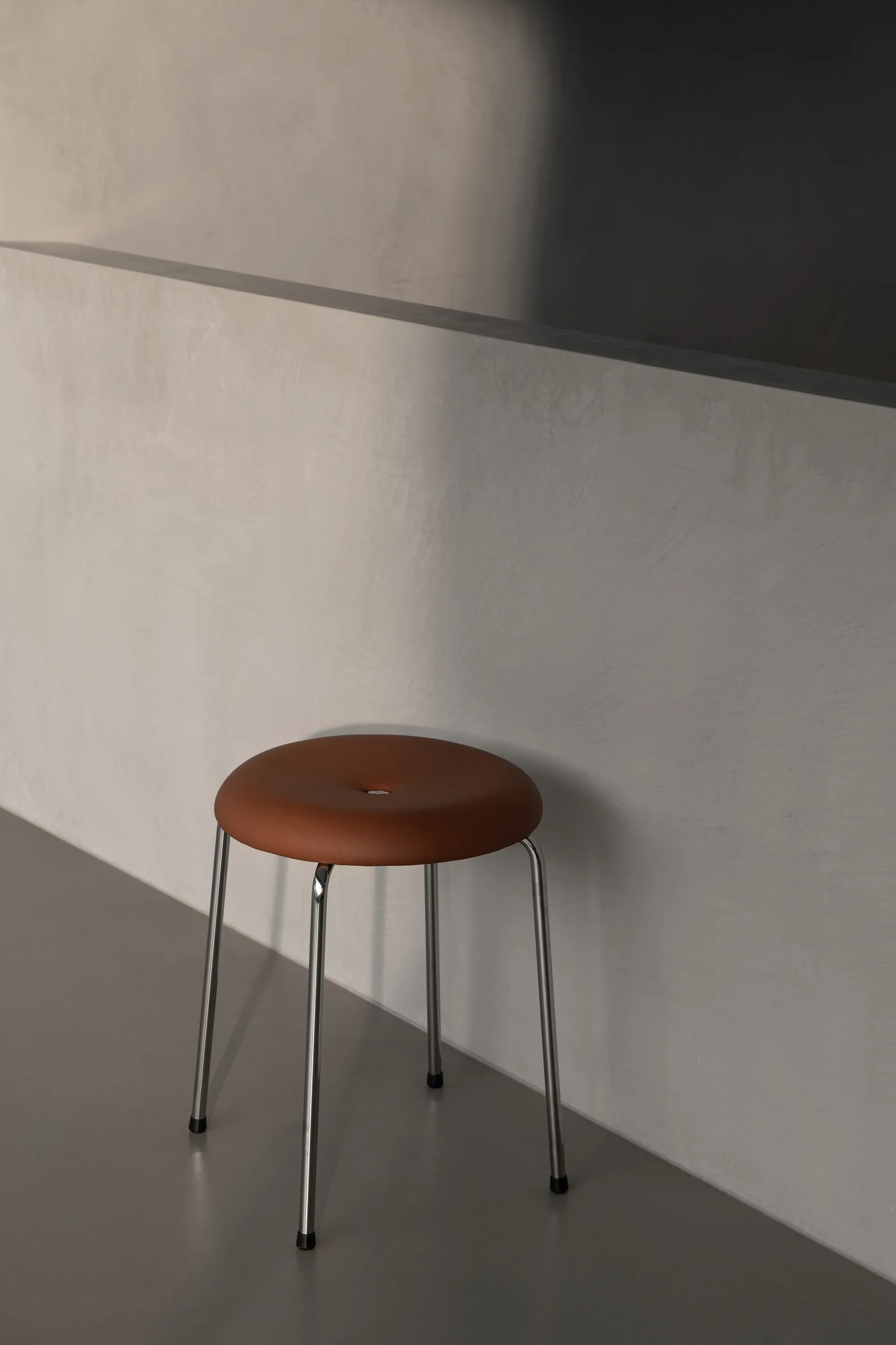 Taburett pall, Cognac läder-kromat stativ, 45 cm Lammhults