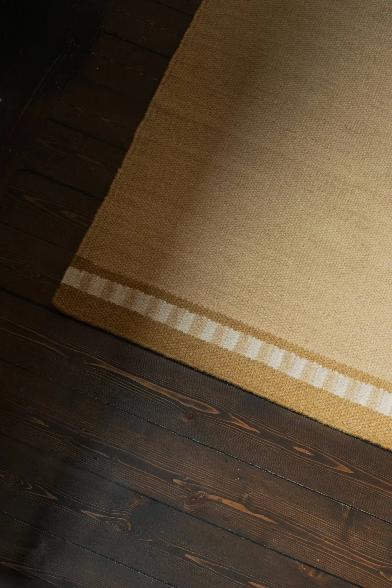 Röllakan Solid ullmatta, Mariegold, 200x300 cm Layered