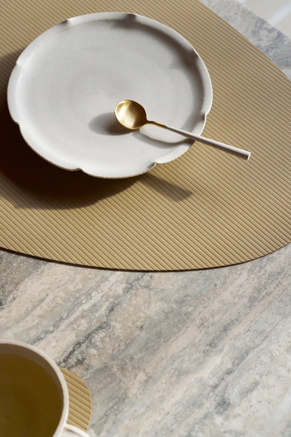 Corduroy bordstablett curve L, Lemon Sorbet LIND DNA