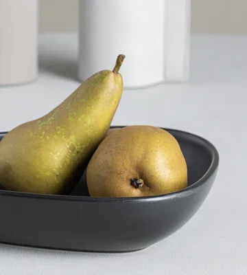 Curve Stoneware djup tallrik 19x22 cm - Black - LIND DNA