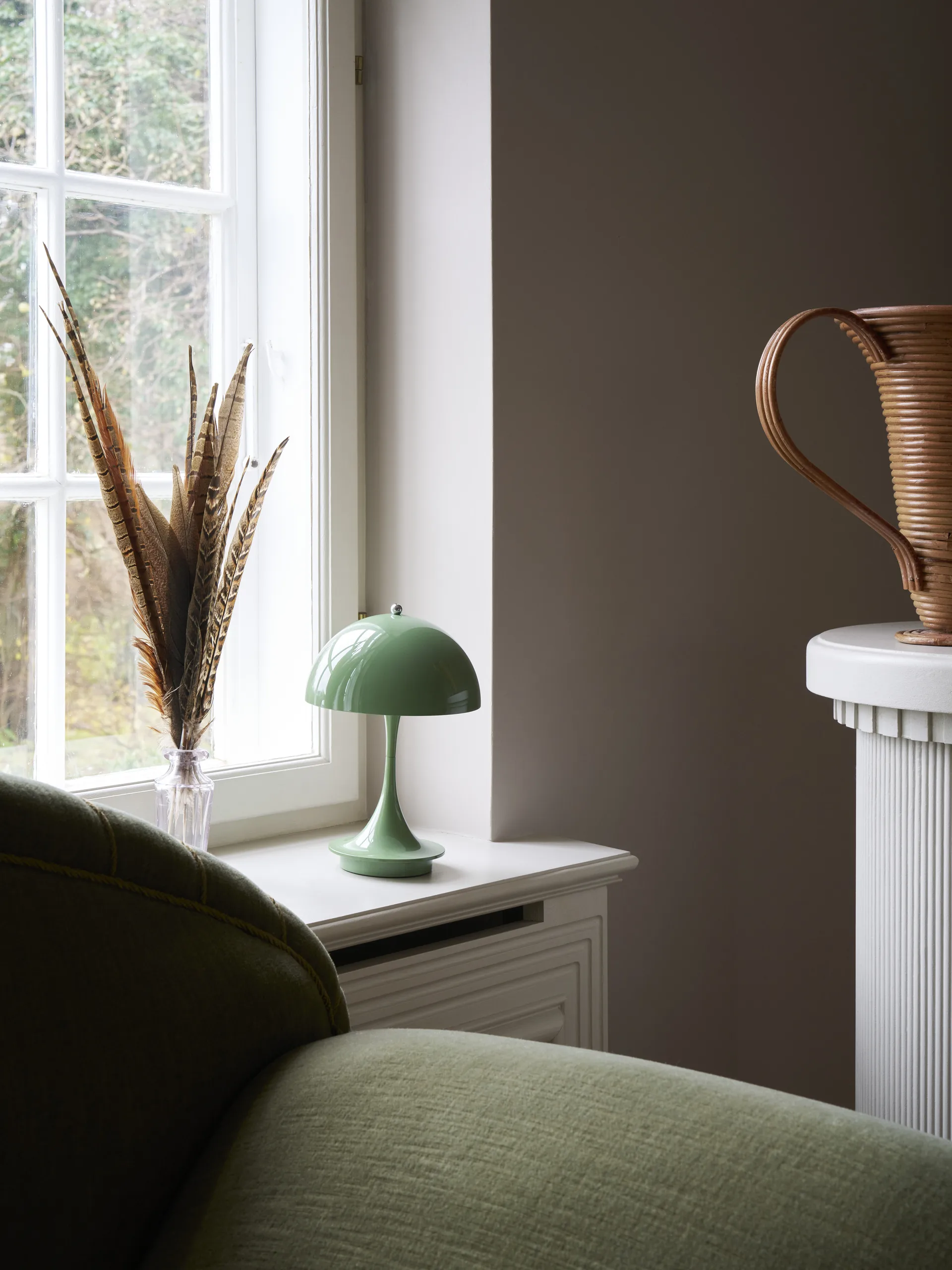 Panthella 160 Portable v3 bordslampa, Green Louis Poulsen
