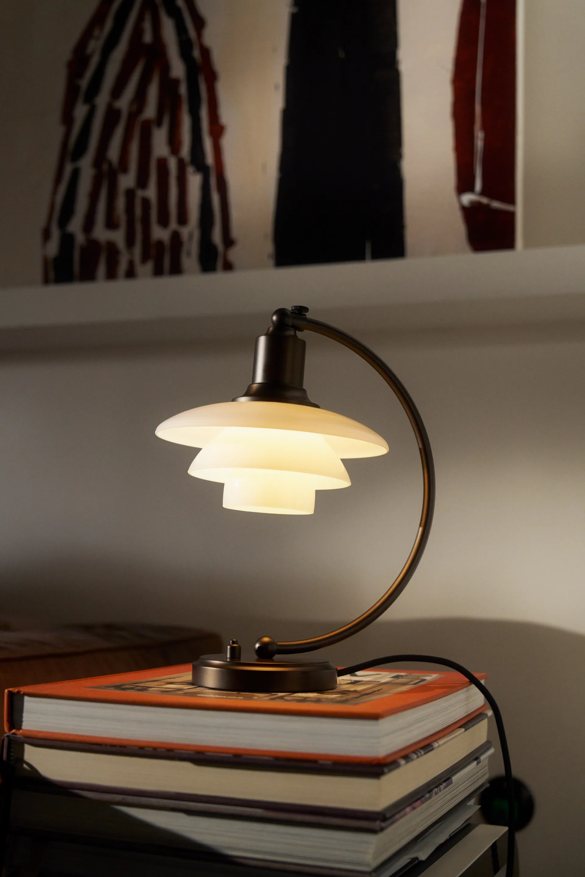 PH 2/2 Luna bordslampa, Aged brass-opalglas Louis Poulsen