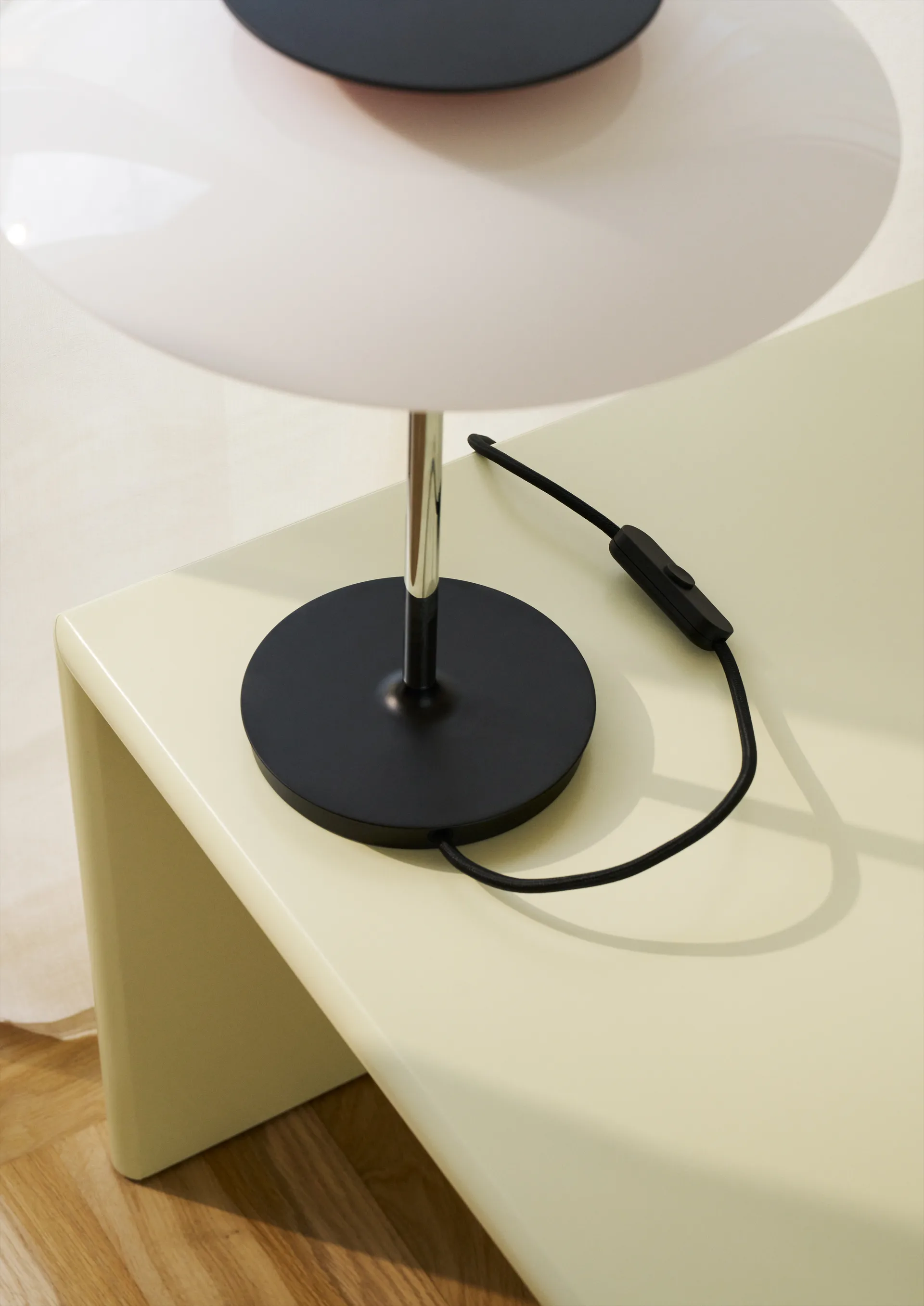 PH 80 bordslampa, Vit opal, krompläterad Louis Poulsen