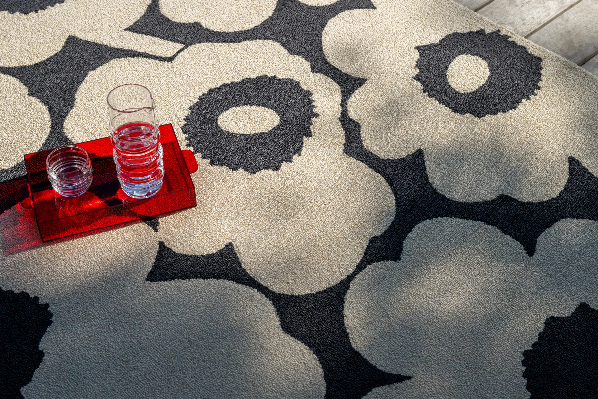 Unikko matta outdoor, Charcoal-white, 200x280 cm Marimekko
