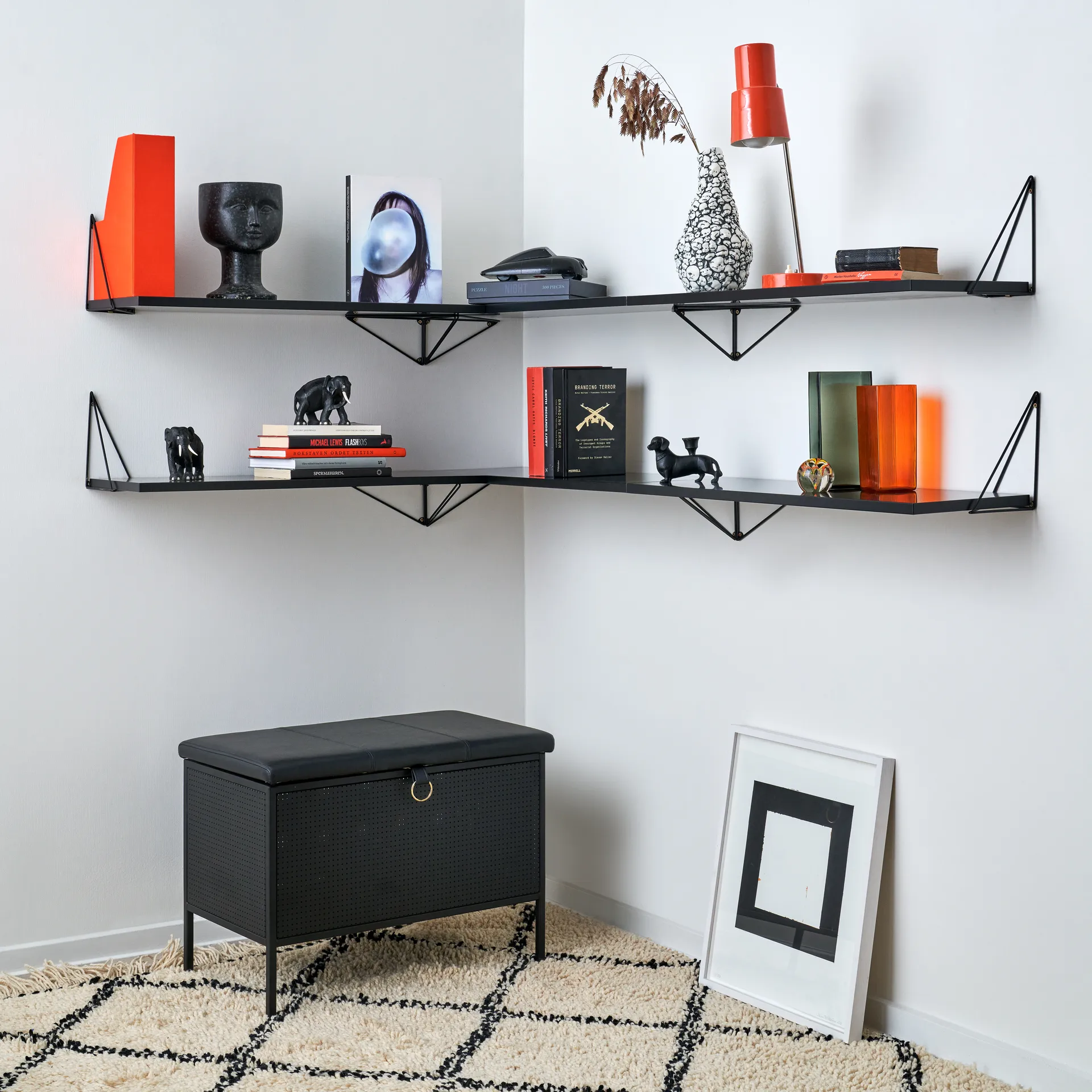 Pythagoras Shelf hyllplan, svart Maze