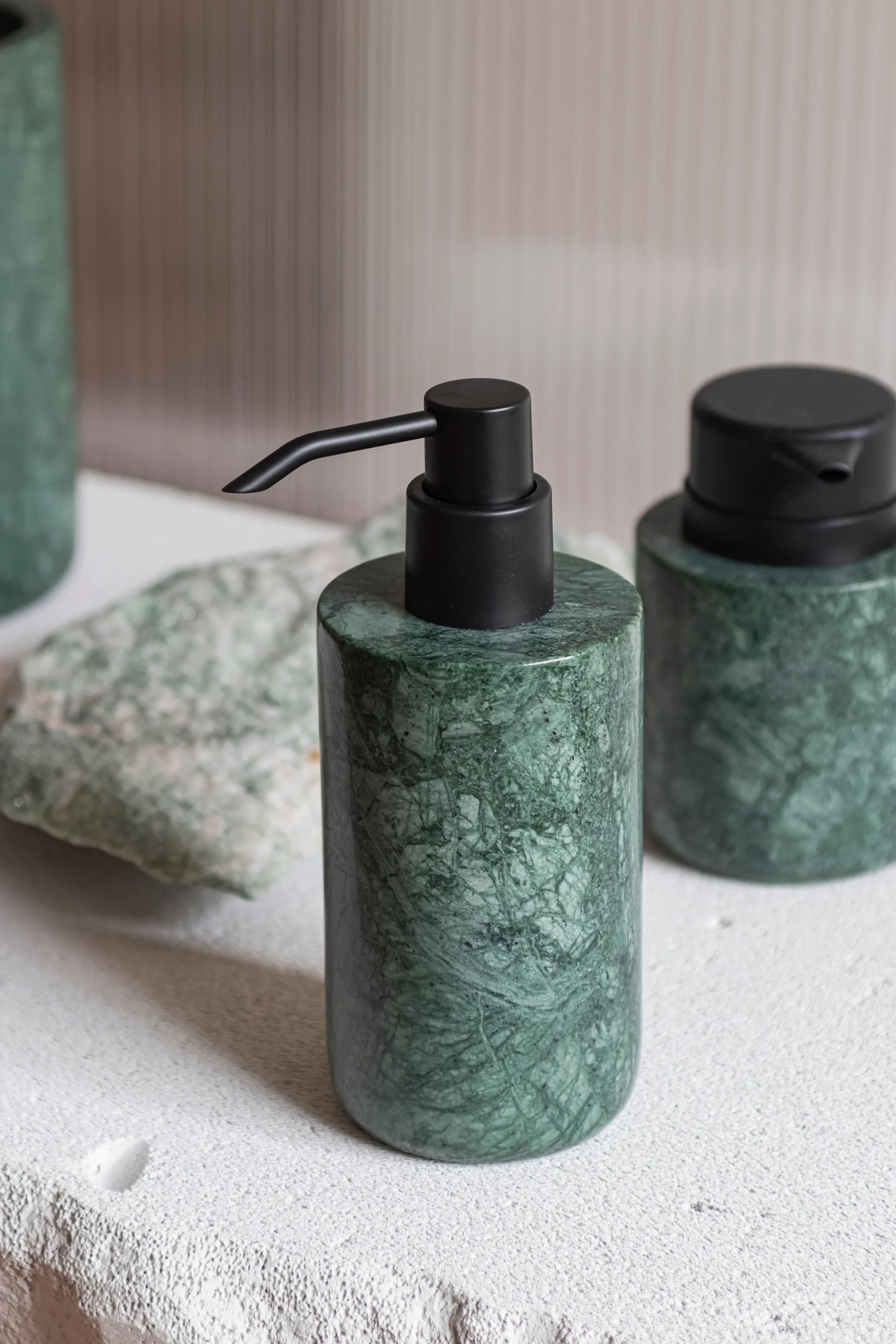 Marble tvålpump 17,5 cm, Dark forest Mette Ditmer