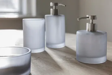Modest tvålpump hög - Dove blue - Mette Ditmer