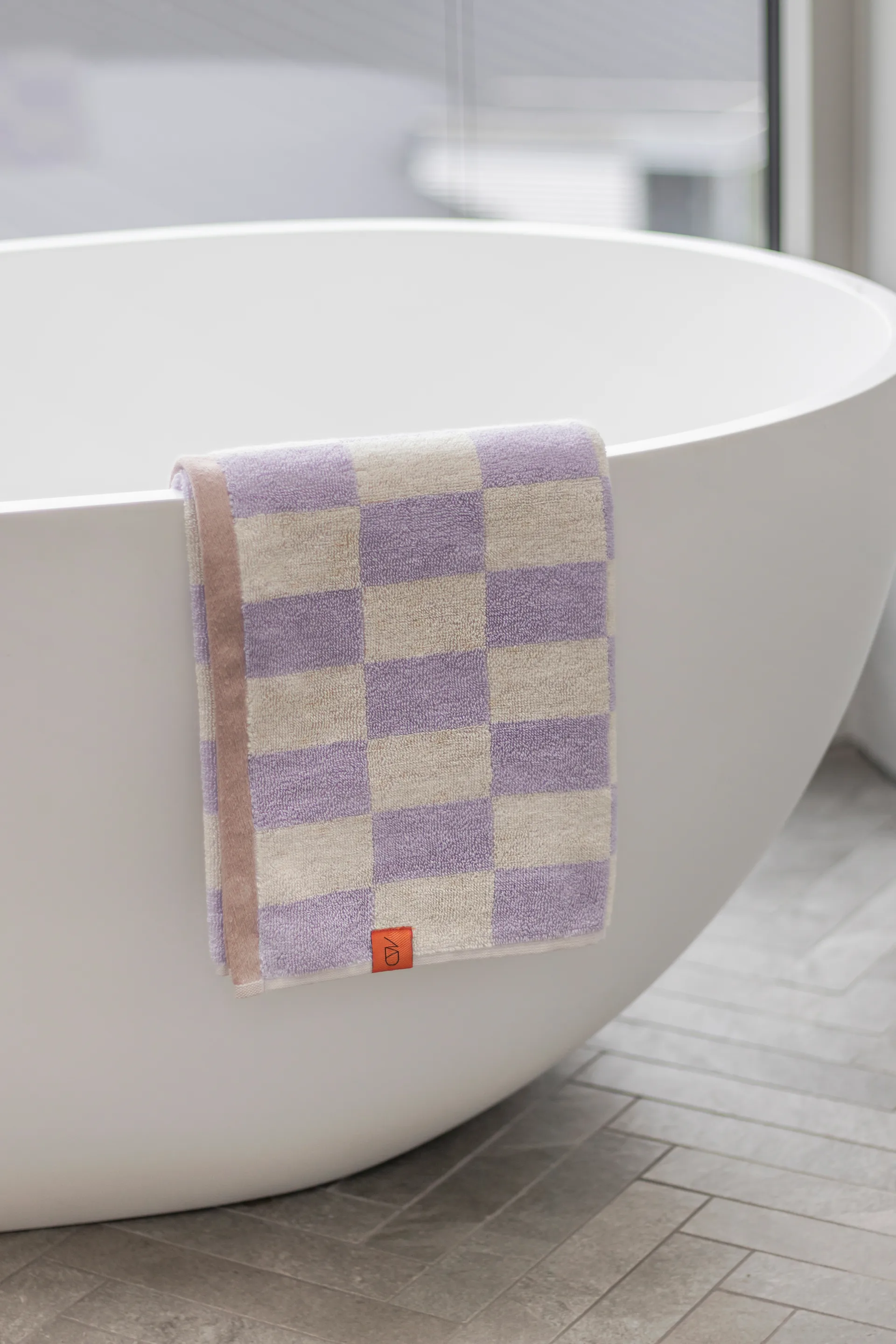 Retro handduk, Lilac, 70x133 cm Mette Ditmer