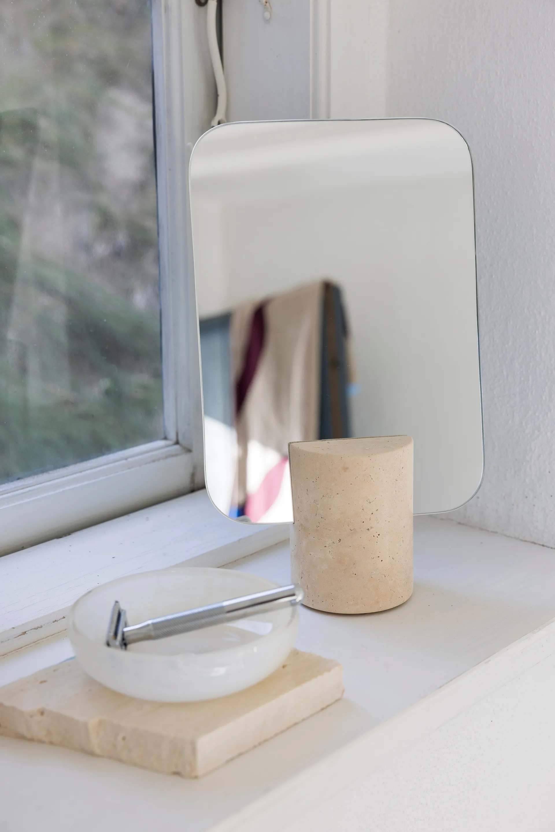 Travertin bordsspegel, Linen Mette Ditmer