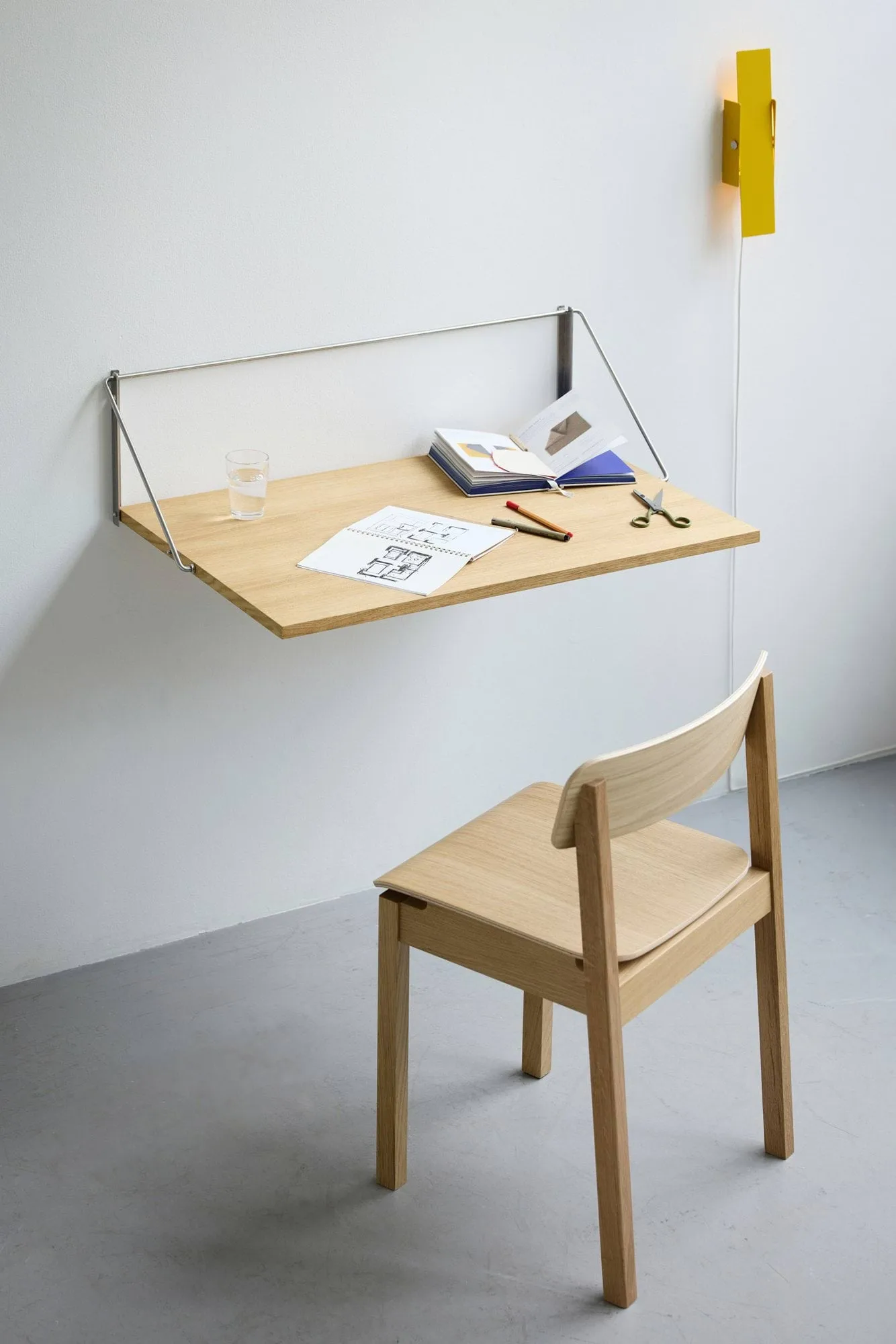 Everyday Chair stol, Lackerad ek MOEBE