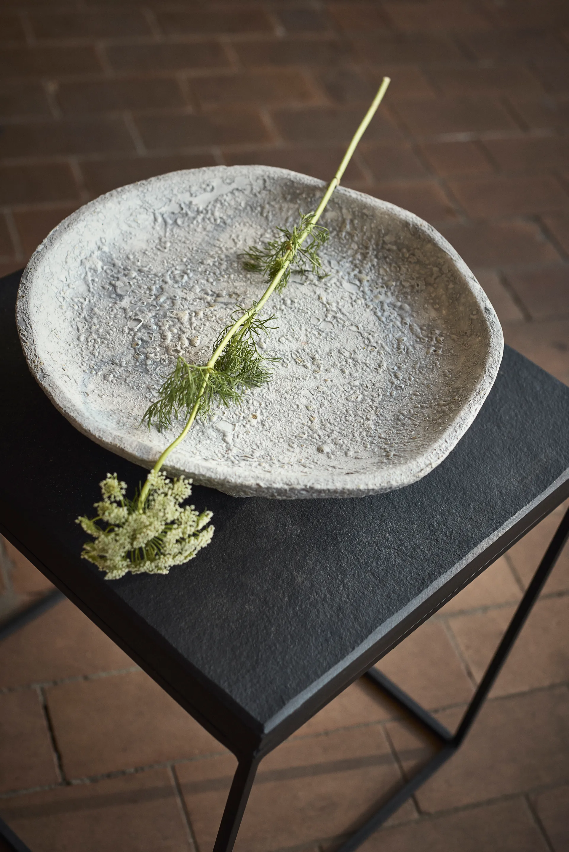 Luna bricka, Grey, Ø34x8 cm MUUBS