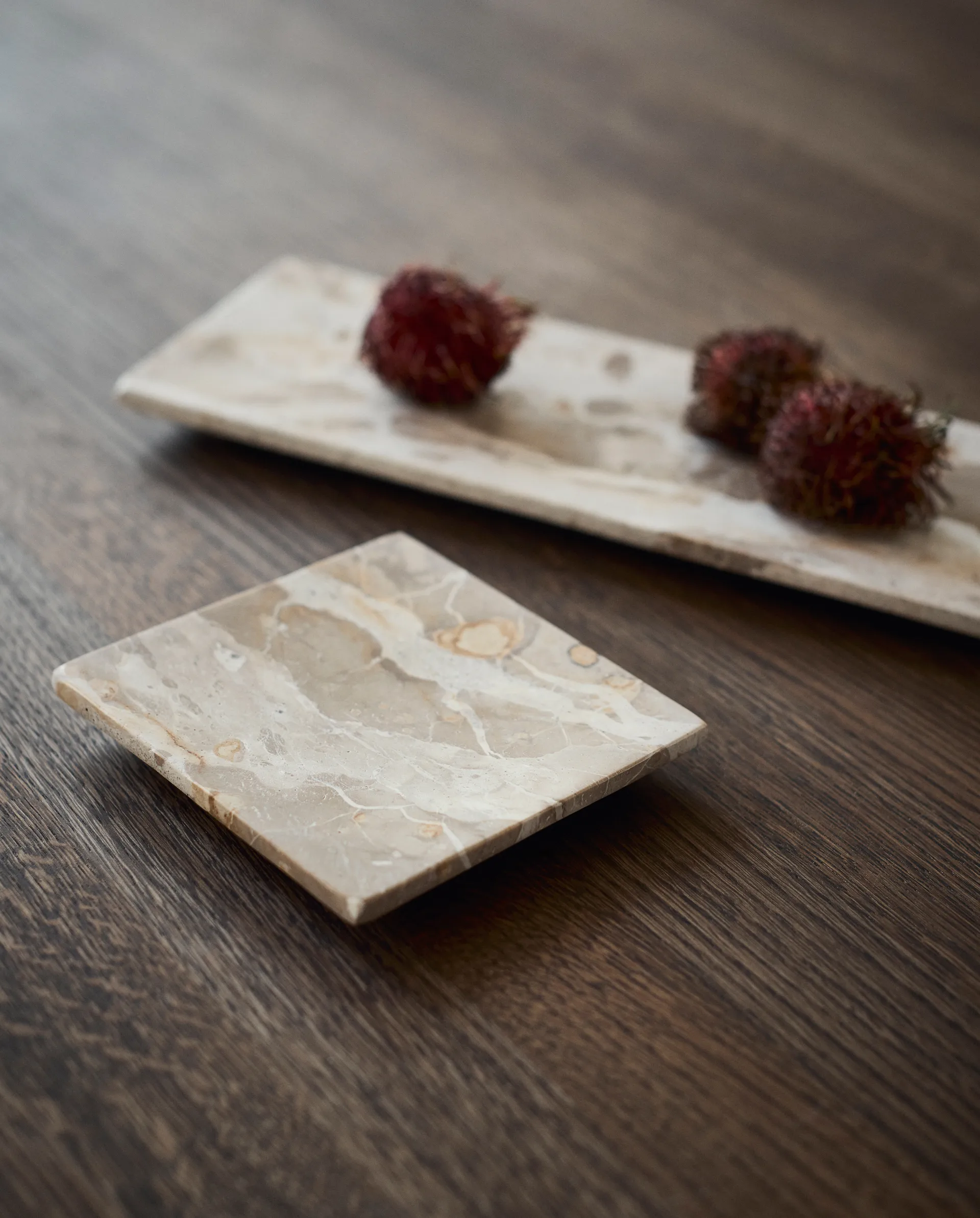 Vita dekorationsbricka, Seashell, 30x12 cm MUUBS