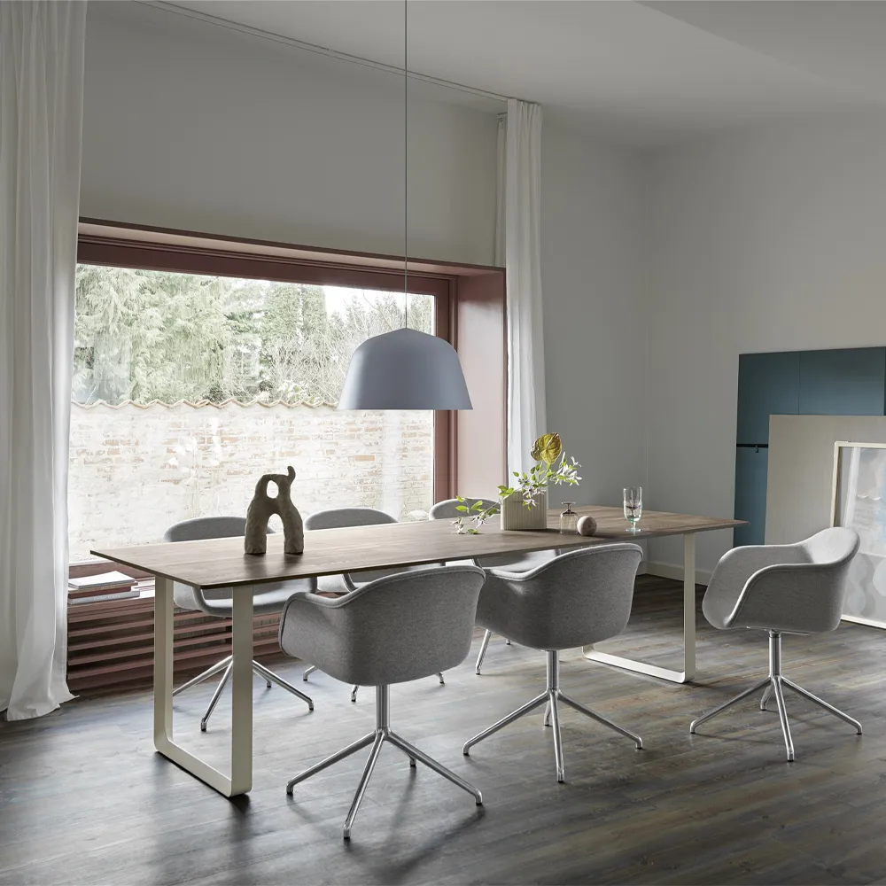 70/70 matbord 255x108 cm, Solid oak-Black Muuto