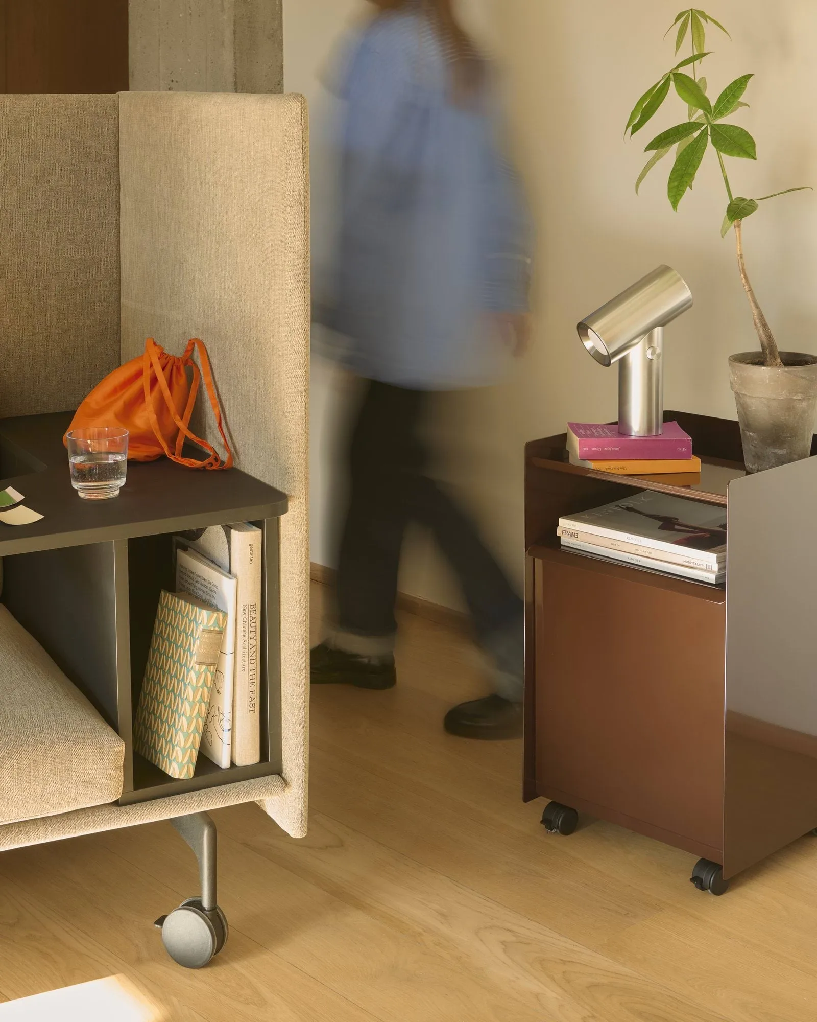 Folded Trolley rullvagn med låda, Grey Muuto