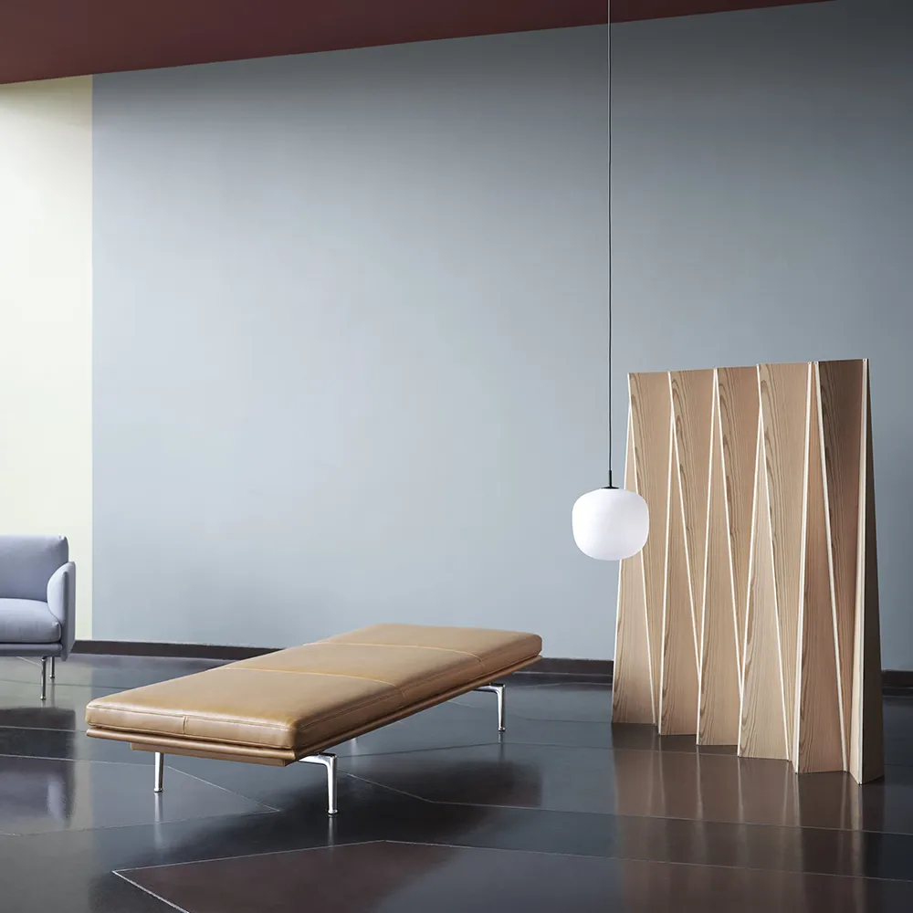 Outline dagbädd, Refine leather cognac-Black Muuto