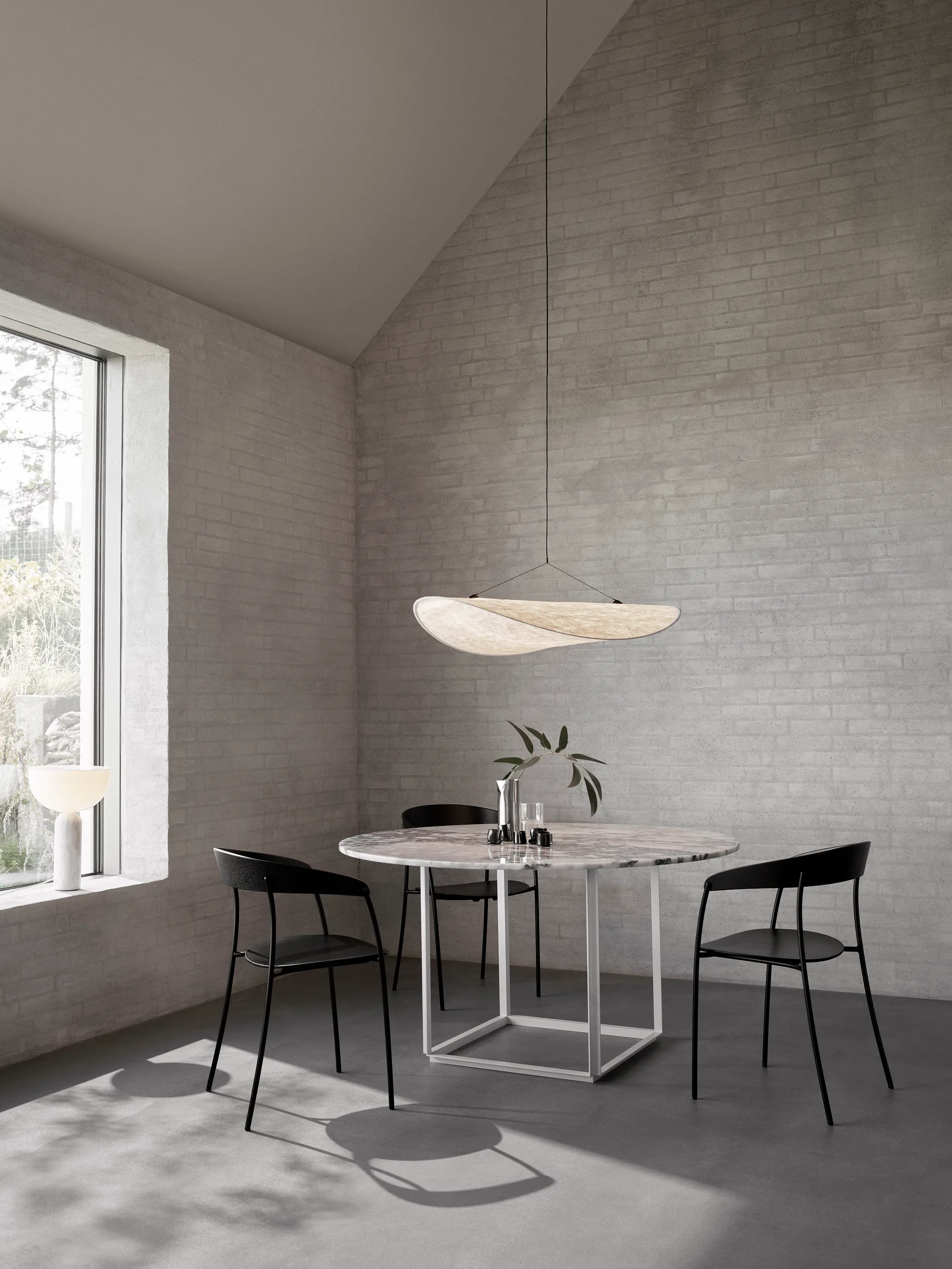 Missing karmstol, Svart ask New Works