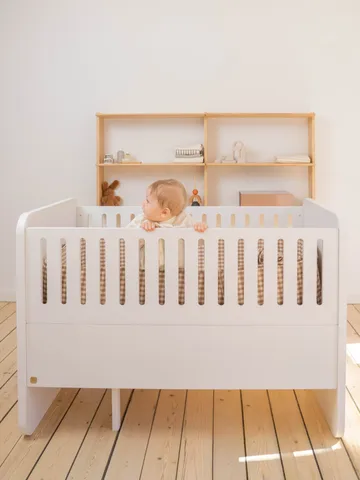 Form baby & juniorsäng 166x77,5x87 cm - Vit - Nofred