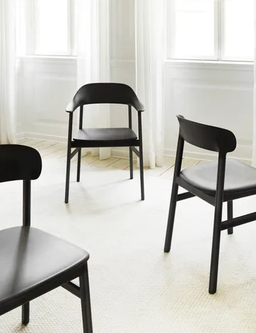 Herit karmstol ek - Sand - Normann Copenhagen