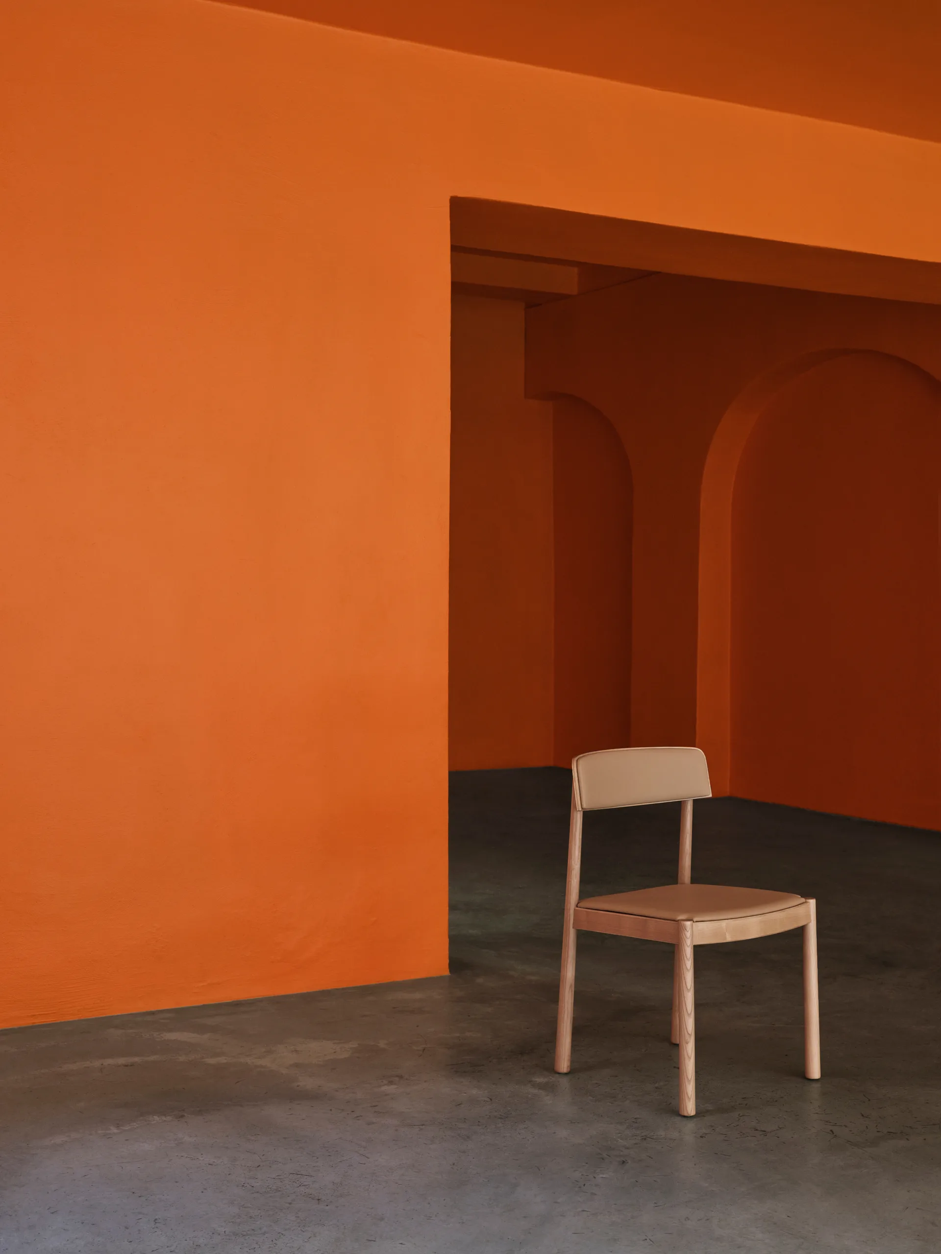 Timb stol med dyna, Tan/ Ultra Leather - Camel Normann Copenhagen