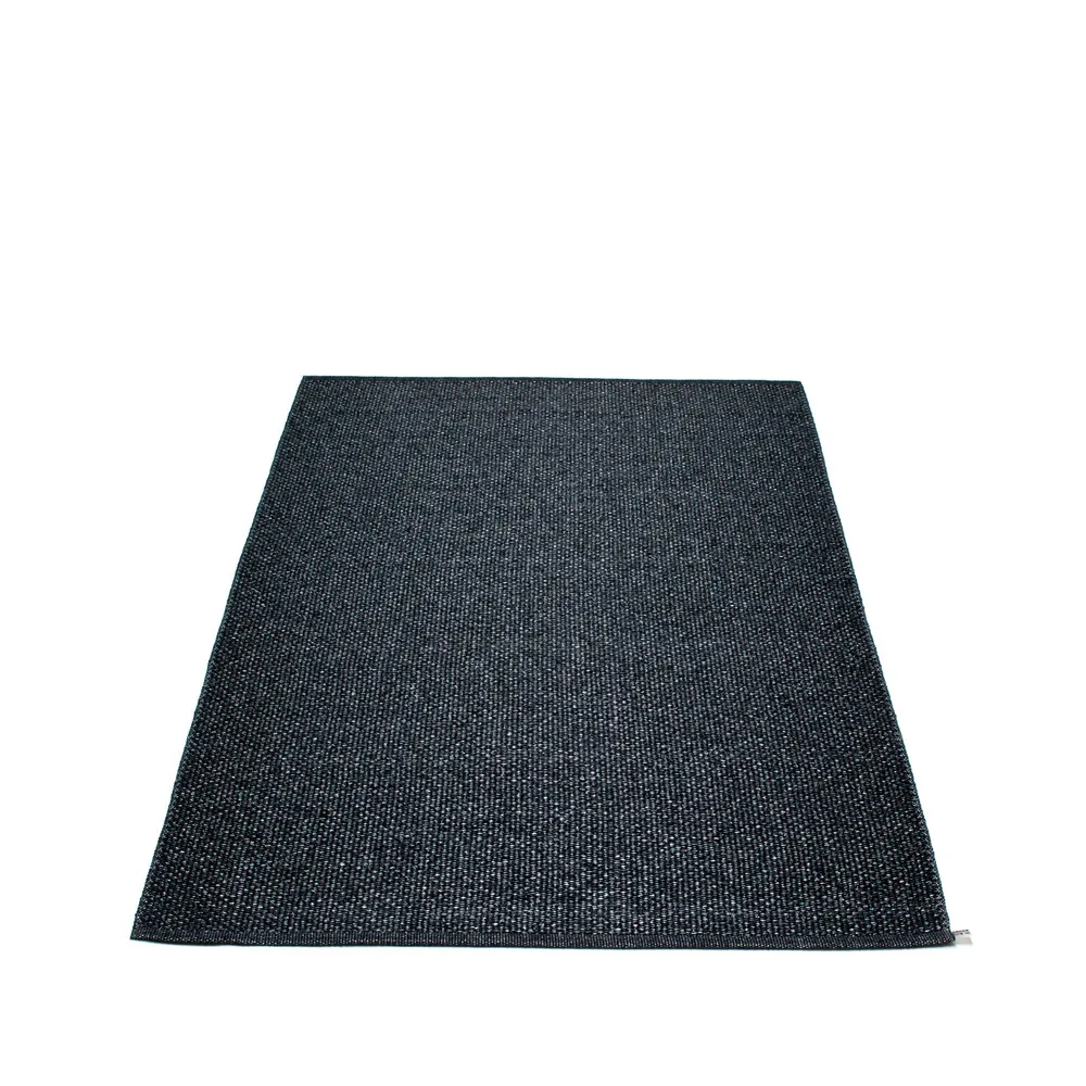 Svea matta black metallic/black, 180x260 cm Pappelina