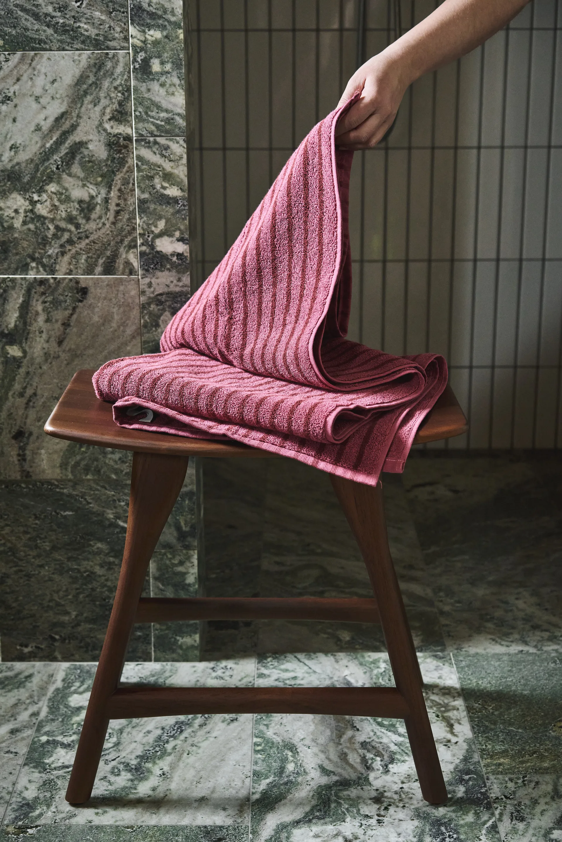Drift handduk 50x70 cm, Rosa-röd Scandi Living