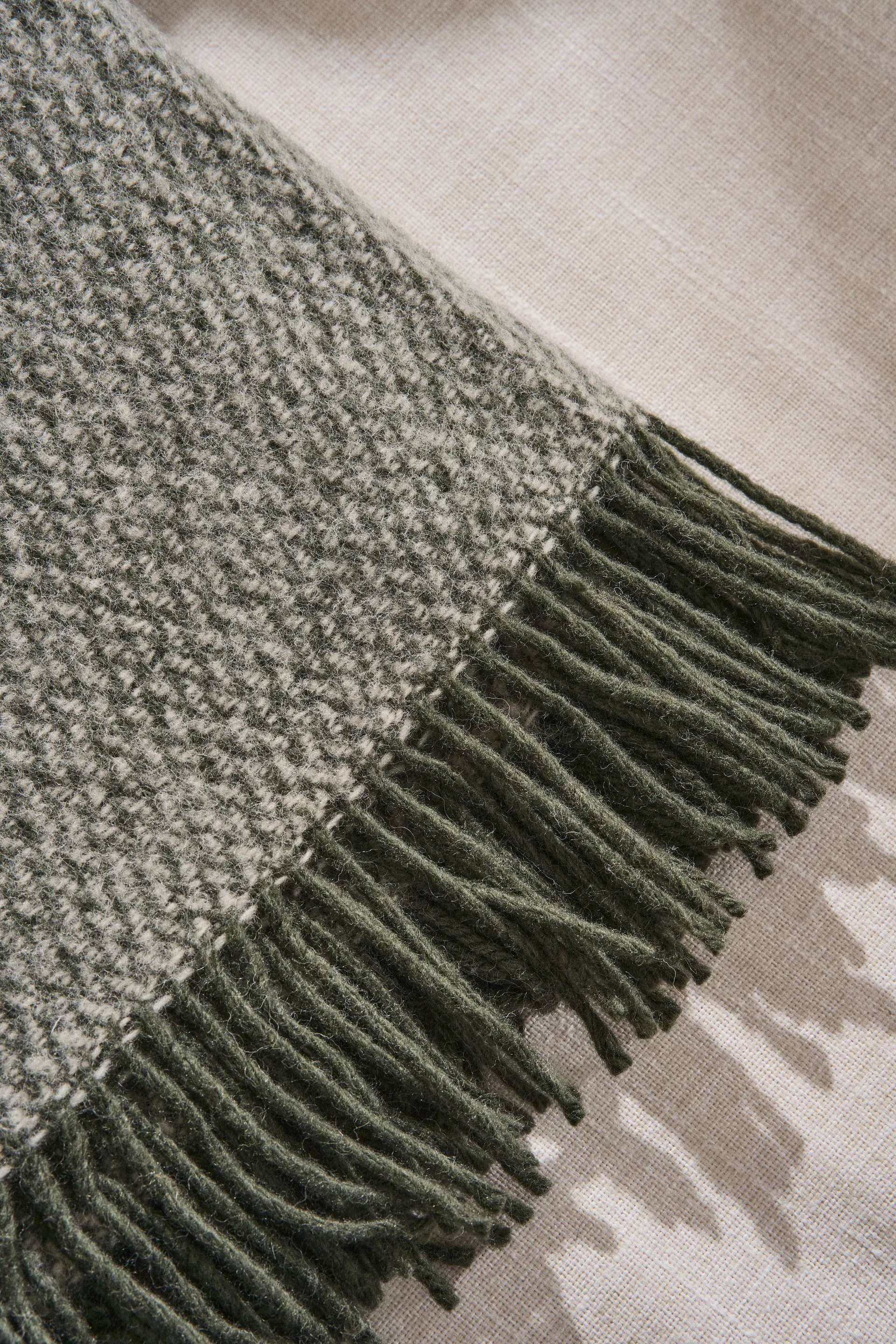 Sandstone ullpläd 130x180 cm, Khaki grön Scandi Living