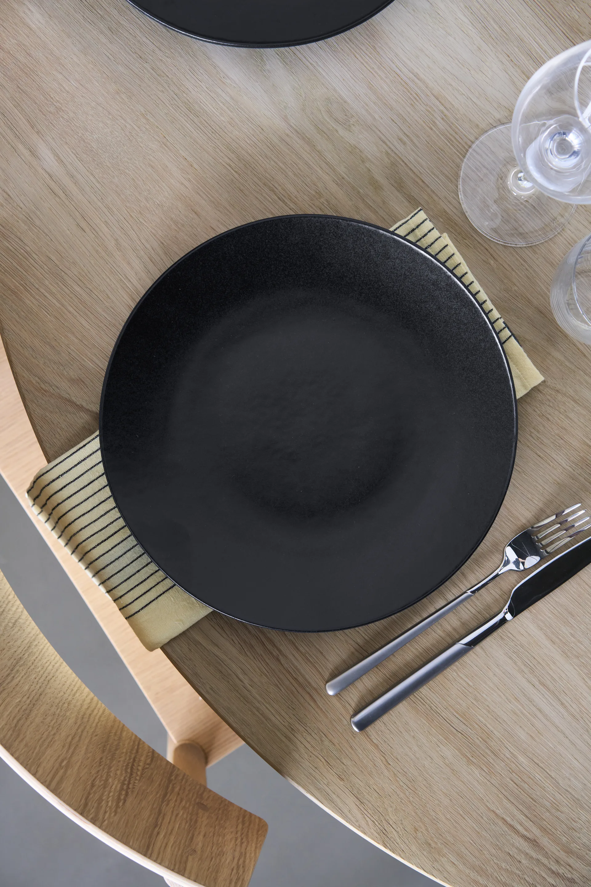 Terra mattallrik, Svart stengods, Ø26,5 cm Scandi Living