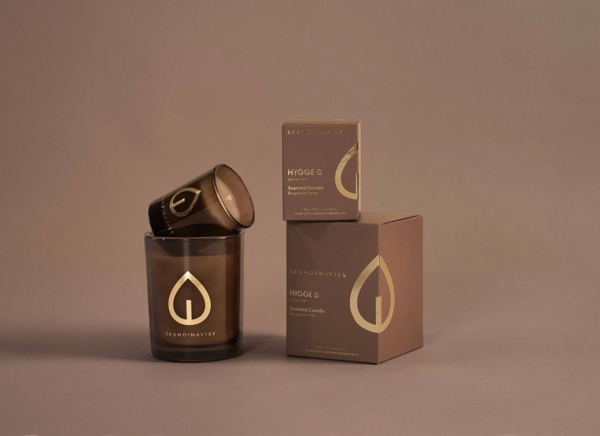 Hygge Gold Symbol doftljus, 65 g Skandinavisk