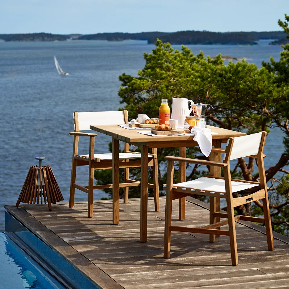 Djurö Matbord runt Ø110 cm, Teak Skargaarden