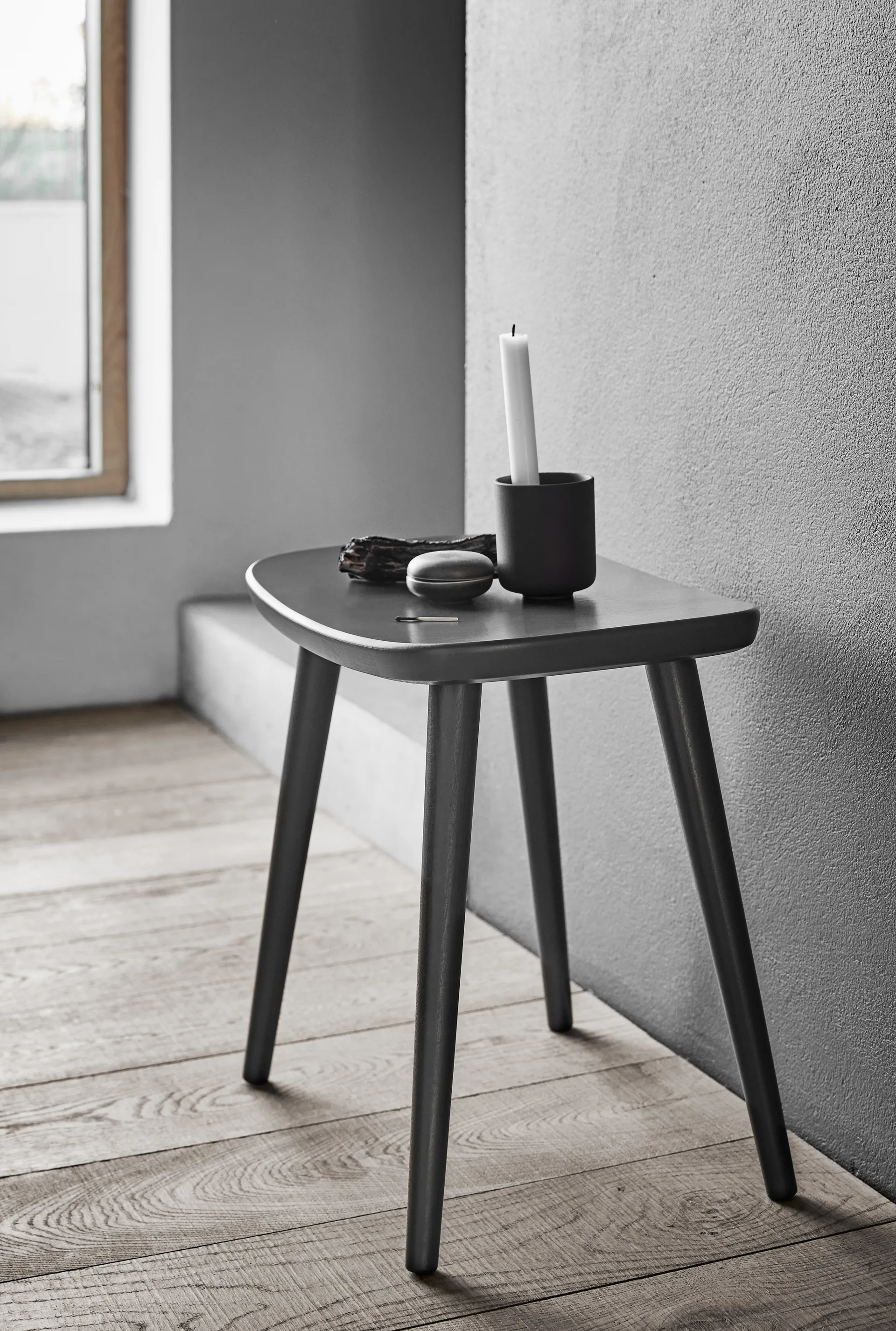 Palle pall, Mörkgrå Stolab