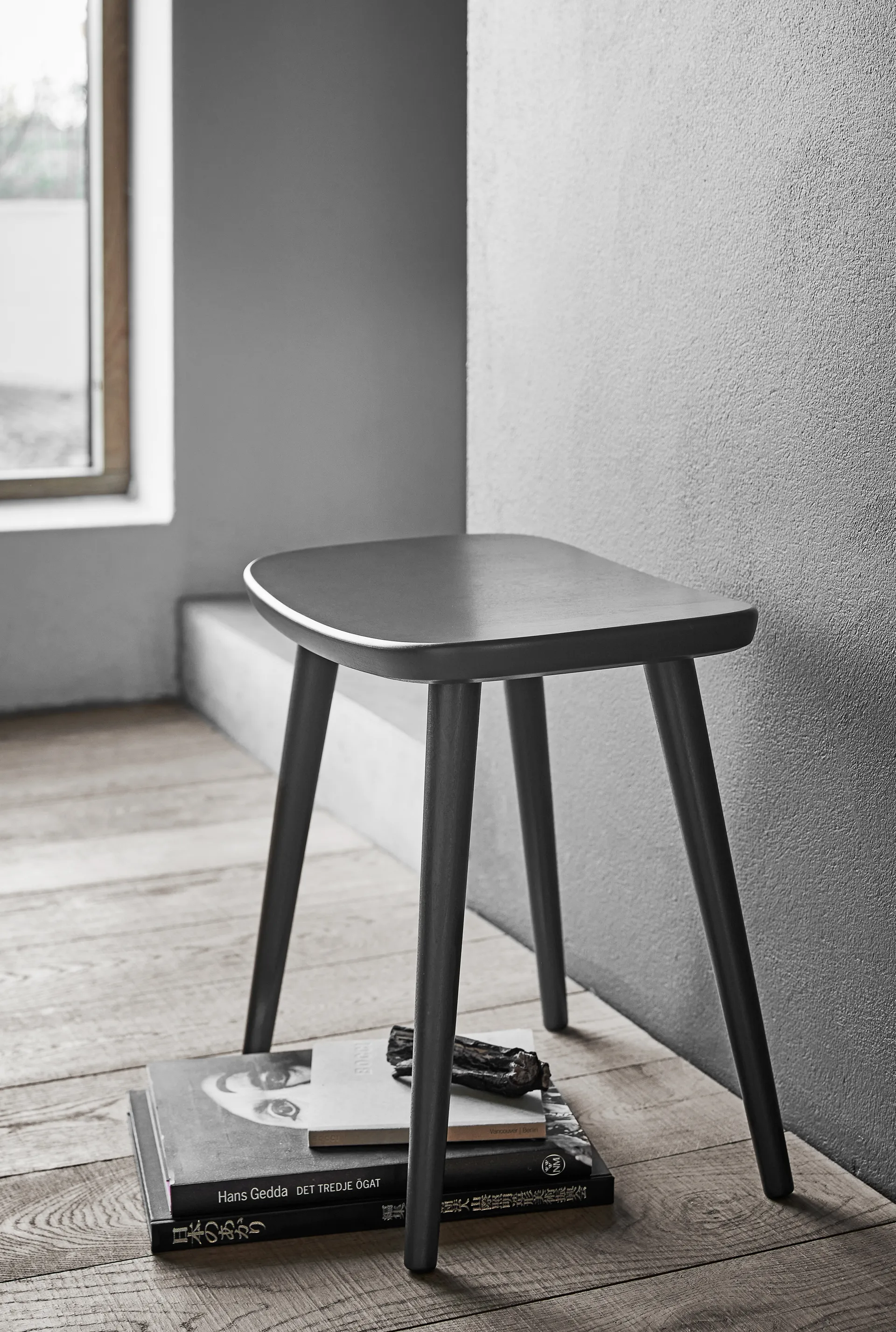 Palle pall, Mörkgrå Stolab
