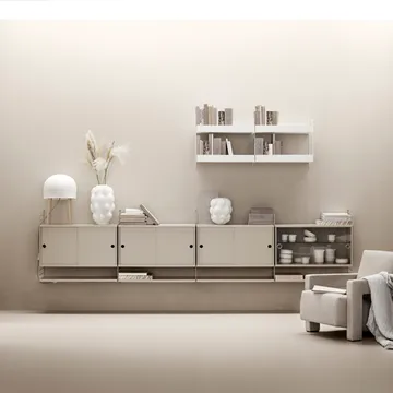 String vitrinskåp - Ask svartbets, 78x30 cm - String