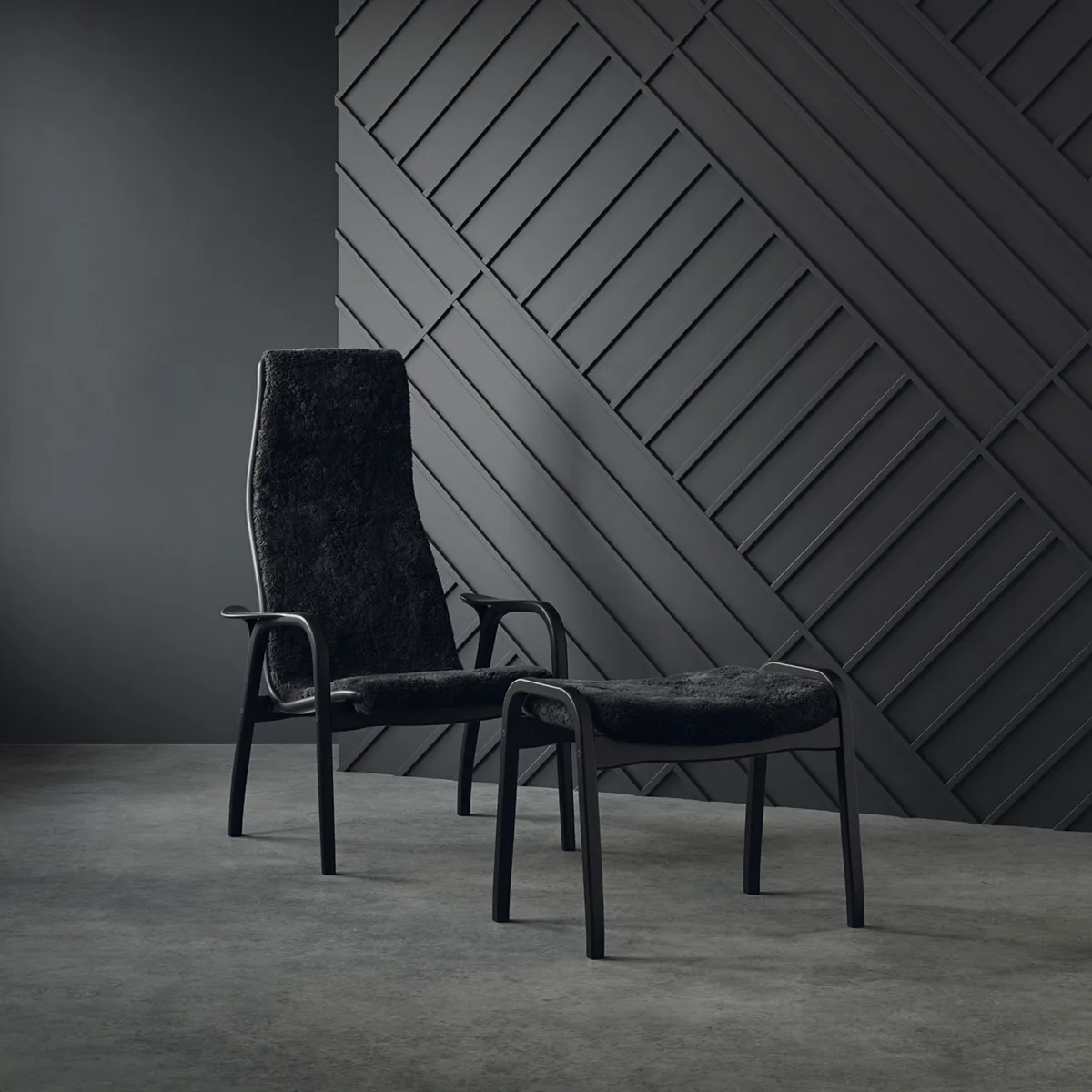 Lamino fåtölj och fotpall Black Edition, Svart Swedese