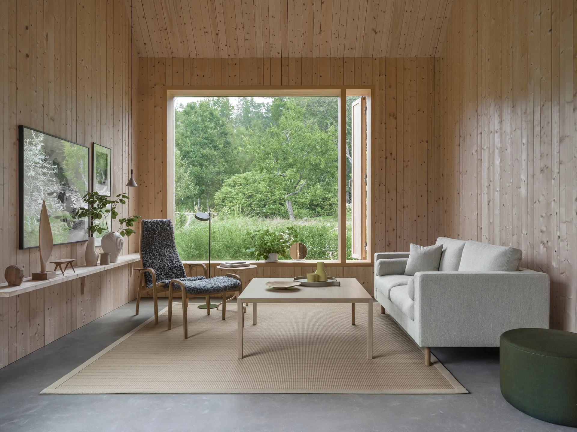 Lamino fåtölj och fotpall oljad ek/fårskinn, Moonlight (beige) Swedese