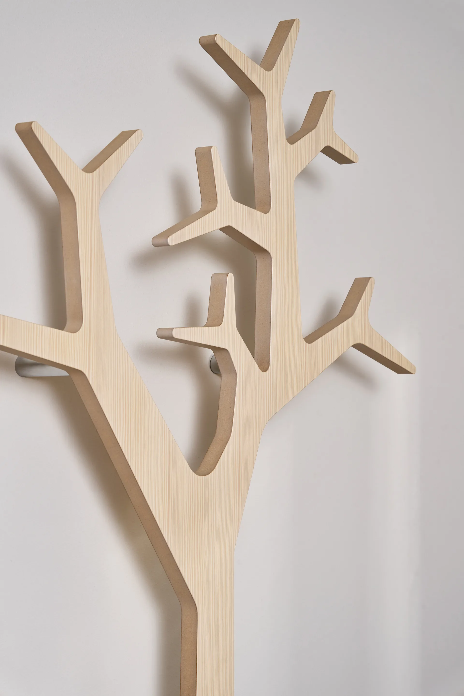 Tree wall rockhängare Special Edition 194 cm, Vitpigmenterad furu Swedese