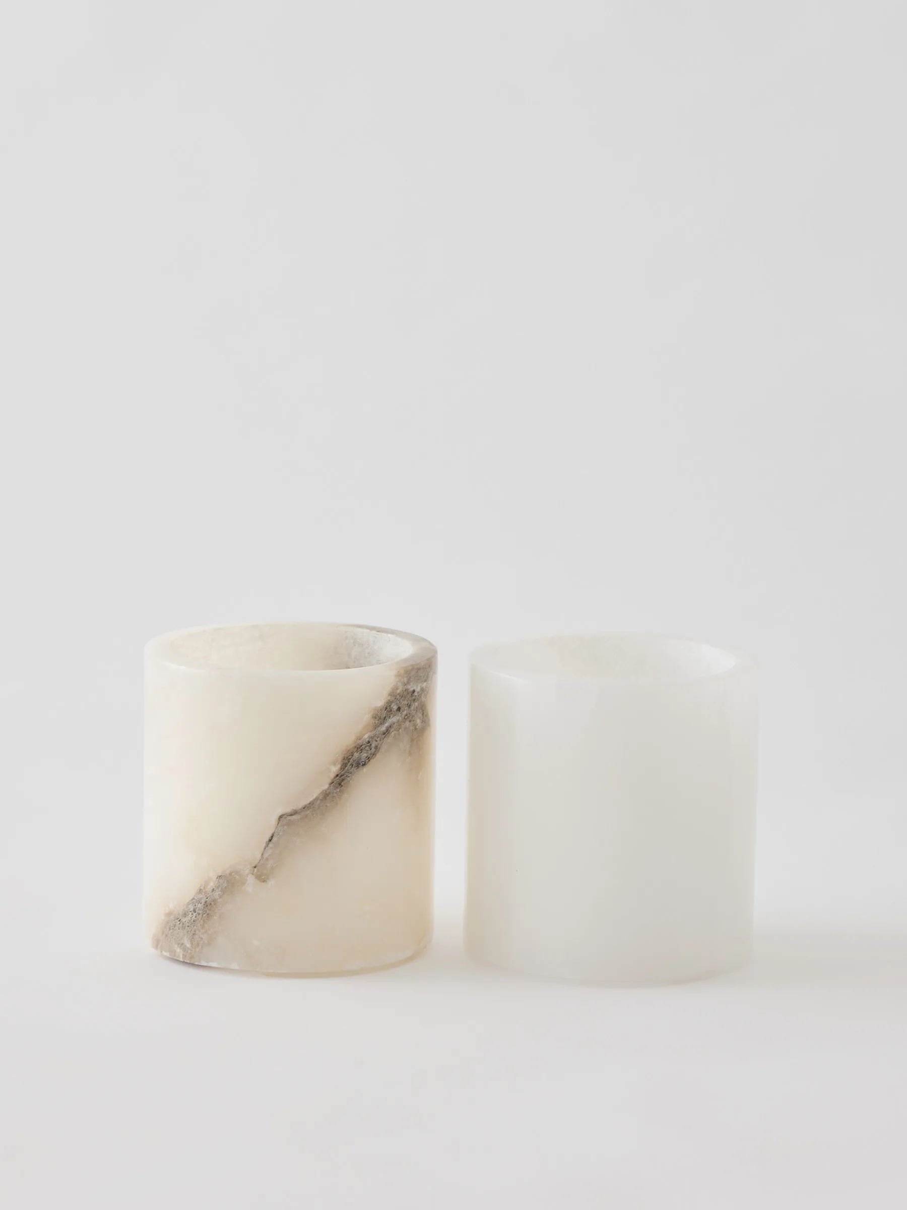 Alabaster ljuslykta, Vit-beige, M 14 cm Tell Me More