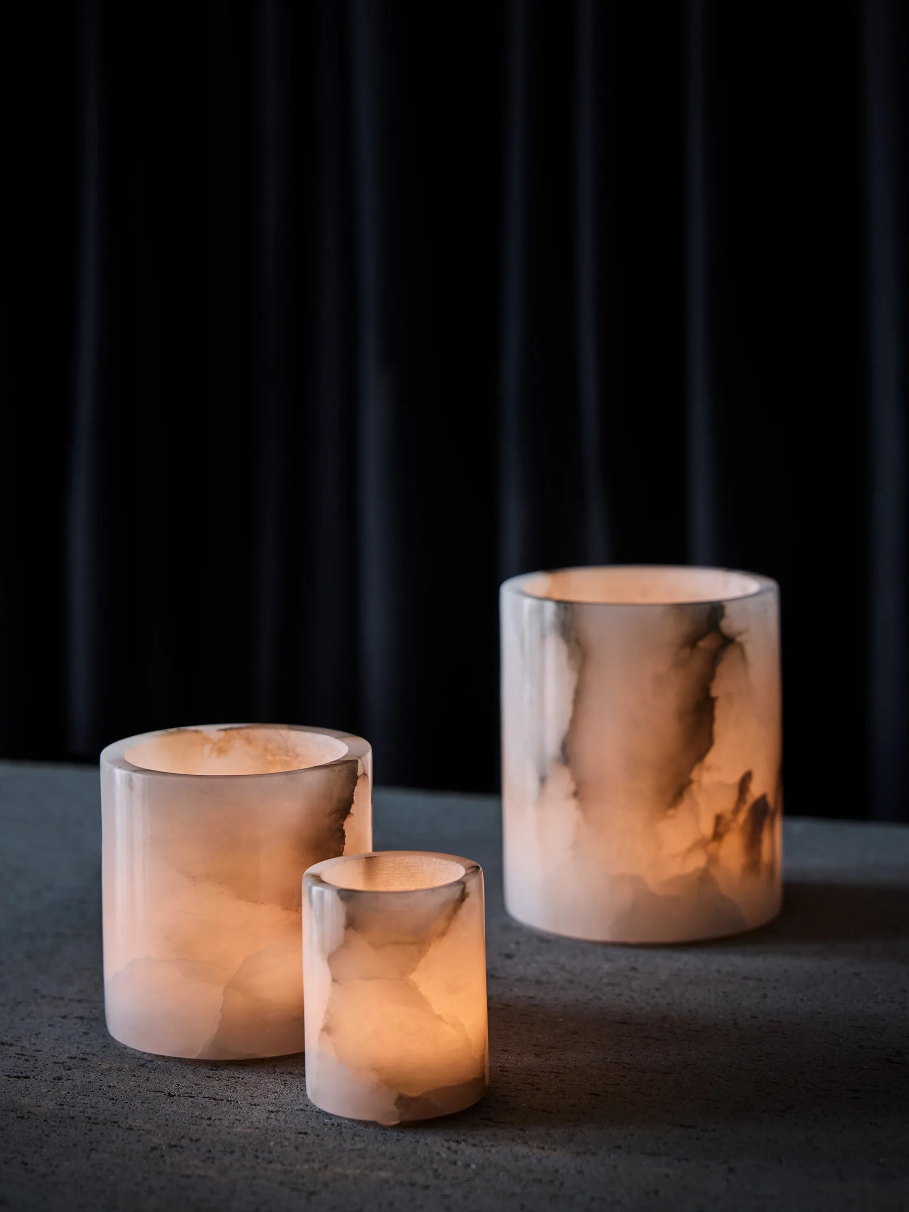 Alabaster ljuslykta, Vit-beige, M 14 cm Tell Me More