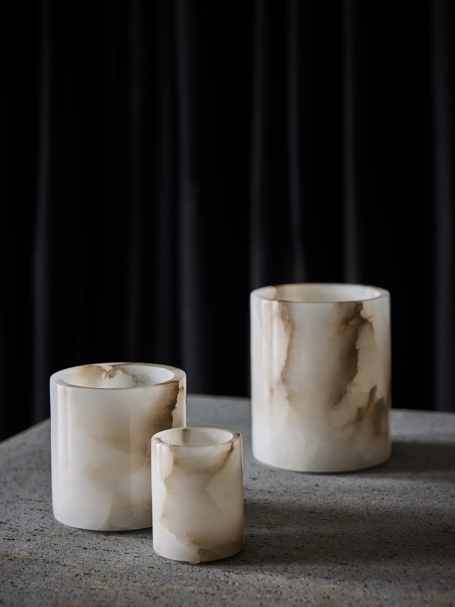 Alabaster ljuslykta, Vit-beige, M 14 cm Tell Me More