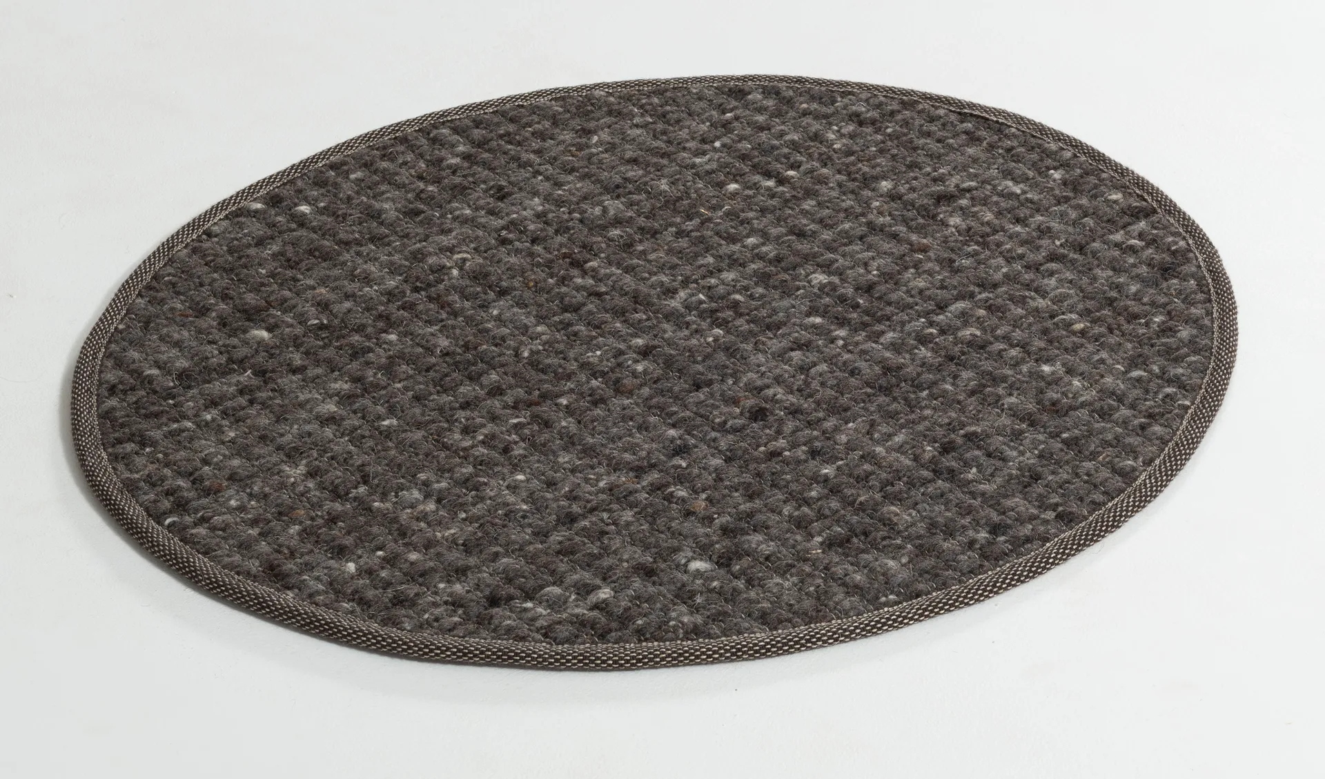 Greenland Swift round matta, Anthracite nr. 83, Ø170 cm Tisca