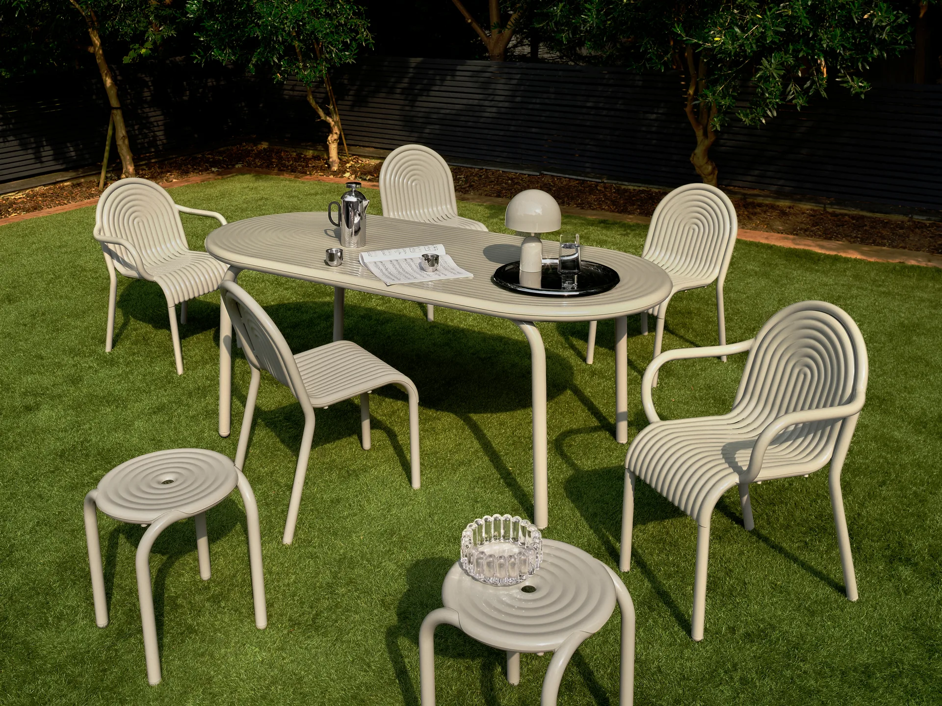 Groove Obround matbord - Putty, 86x186 cm Tom Dixon